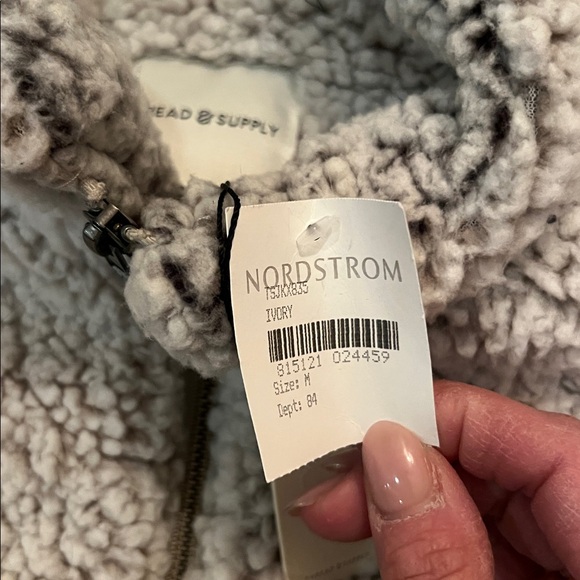 NWT Thread & Supply Cream Sherpa Vest - Picture 4 of 7